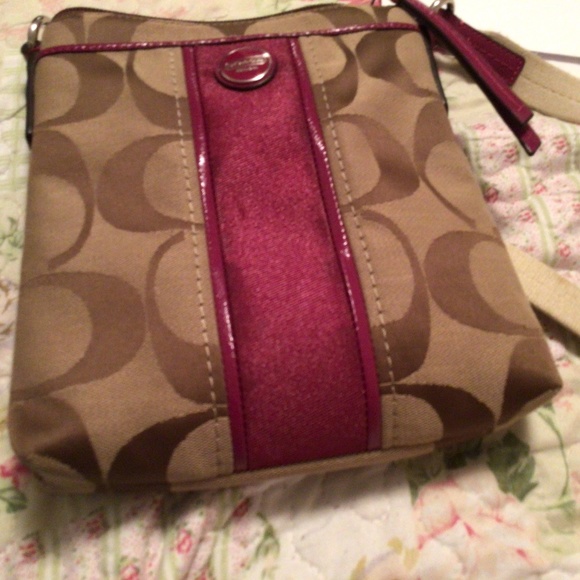 Coach purse - Picture 1 of 2